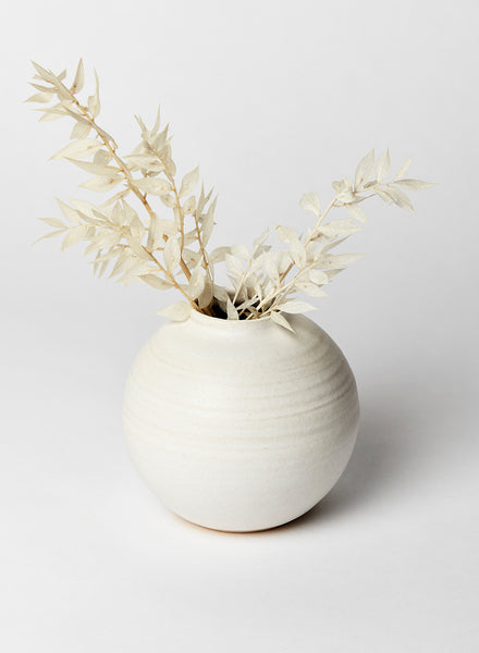 Medium Mari Snow Bud Vase